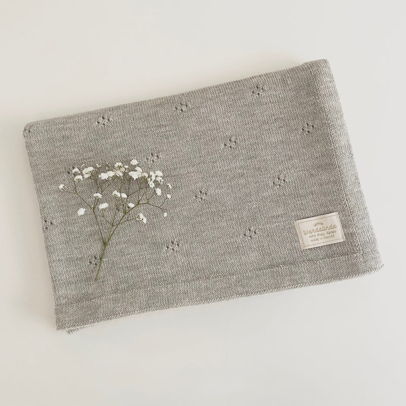 Couverture Petite Fleur gris clair